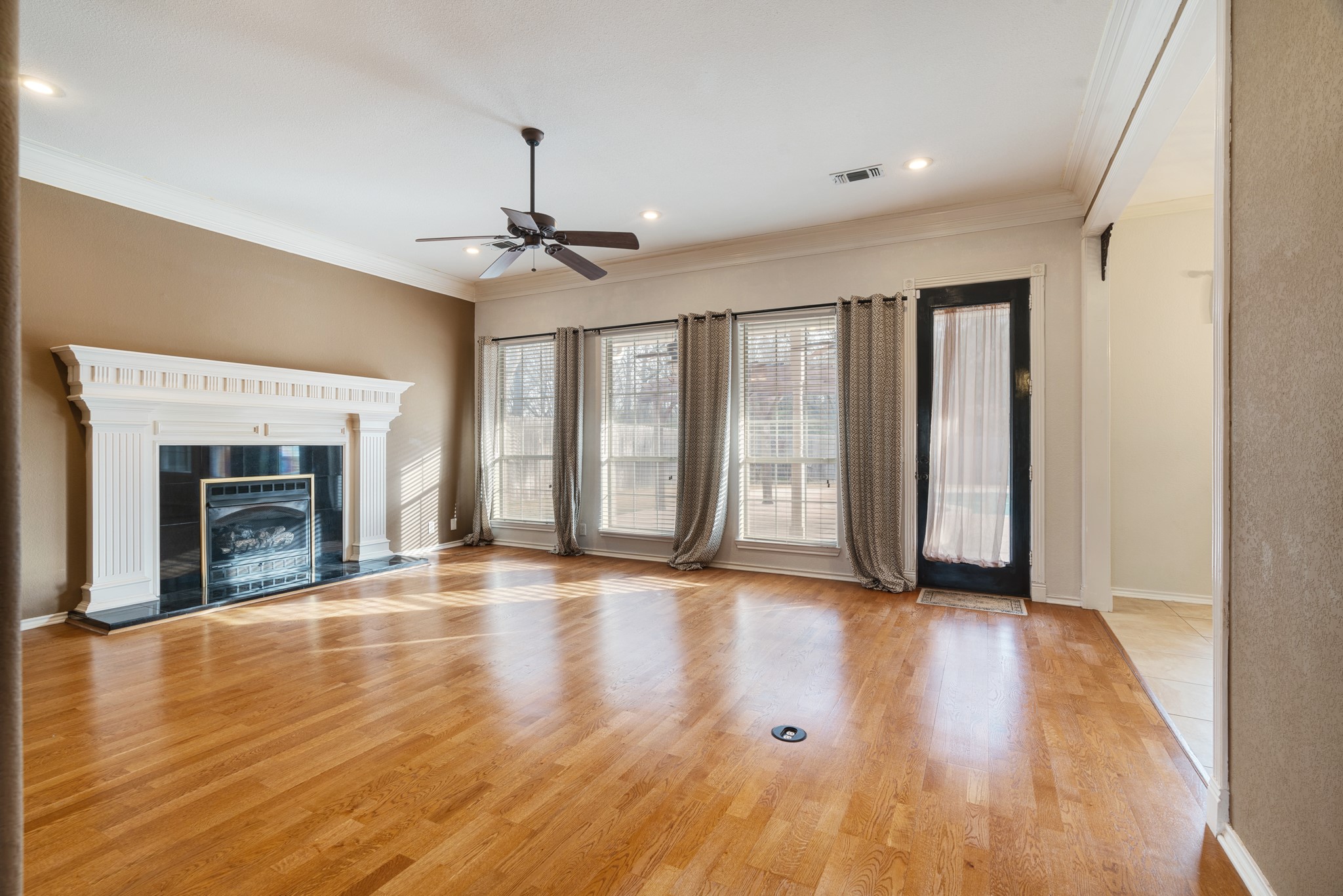 512 Brookes Way