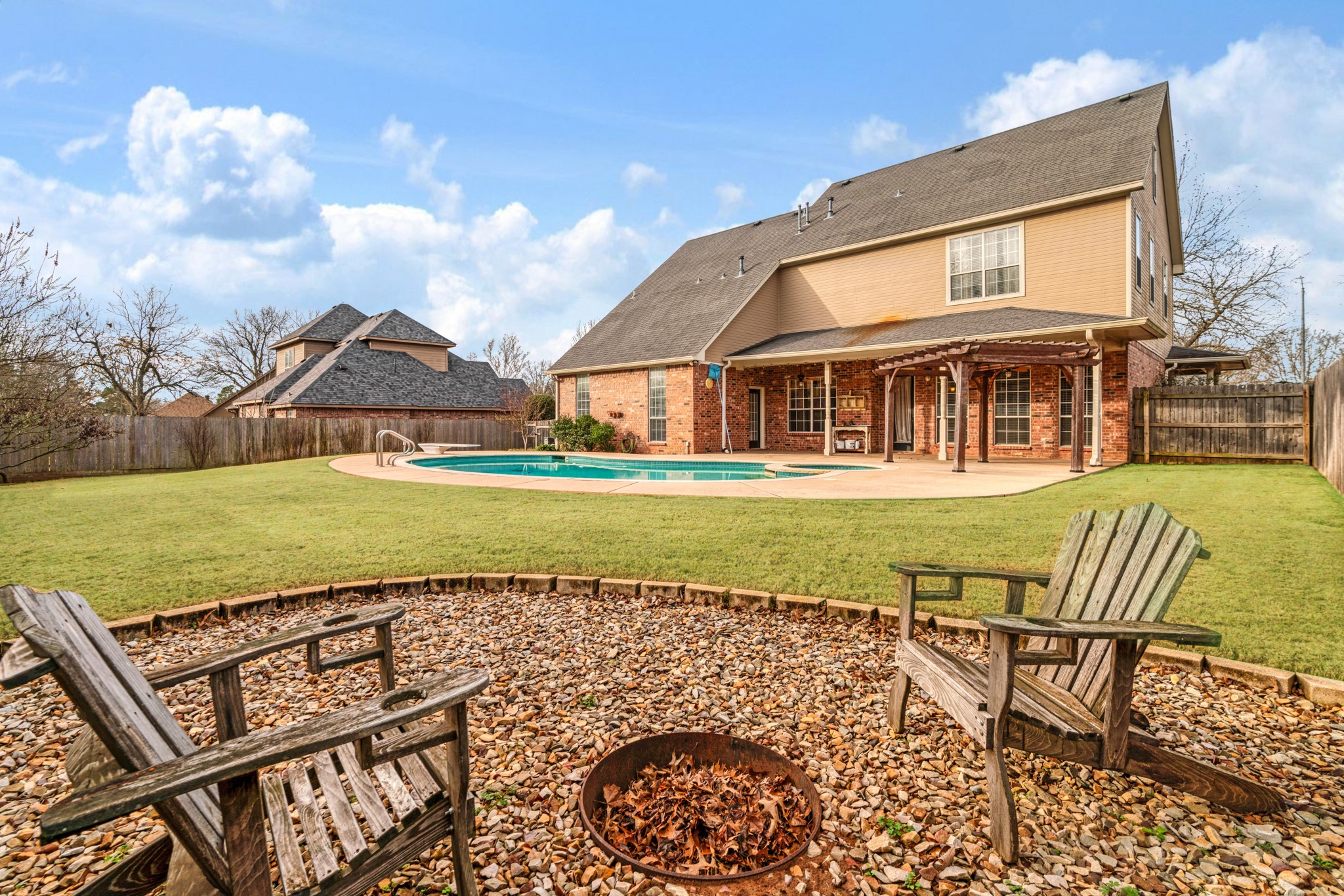 512 Brookes Way