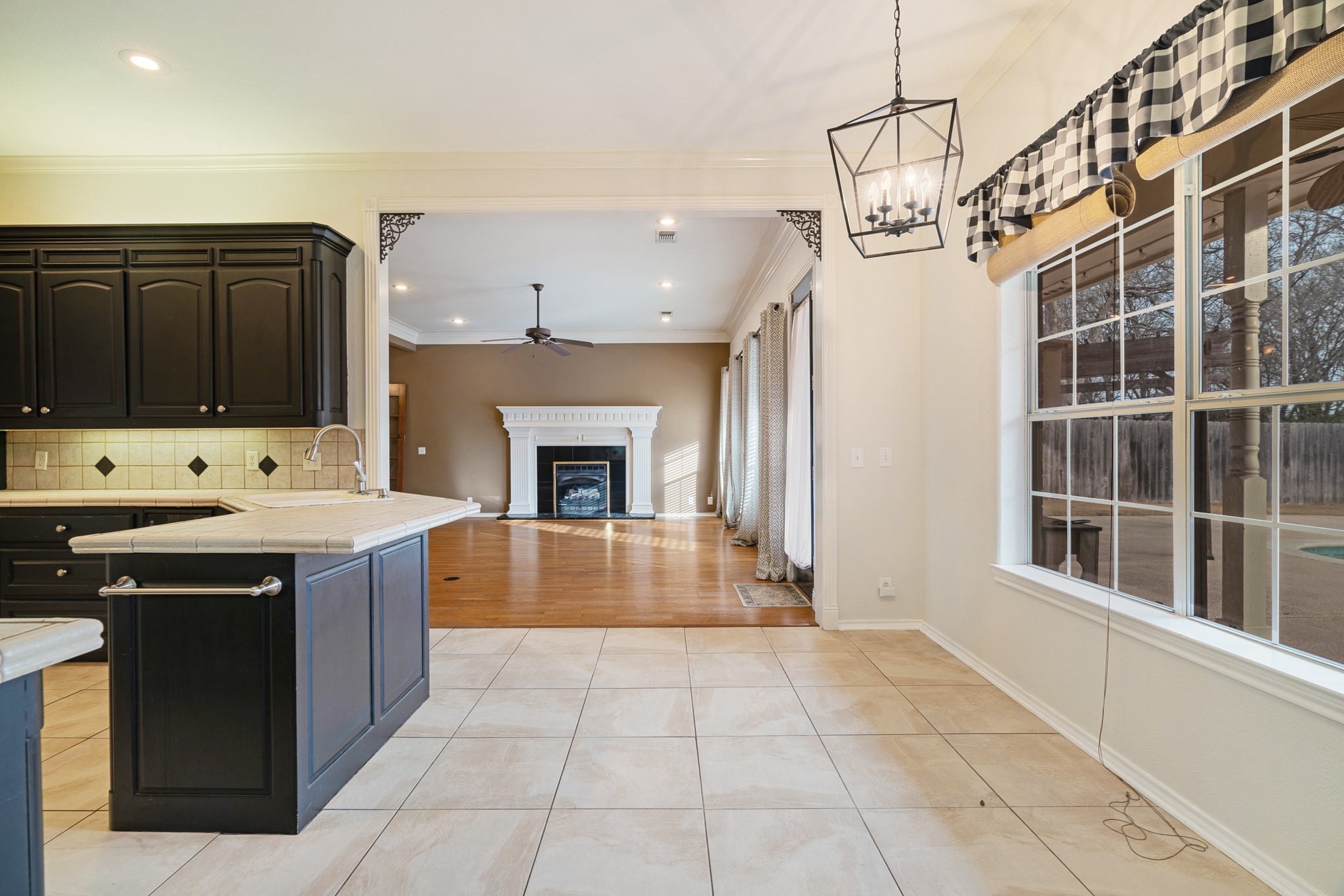 512 Brookes Way