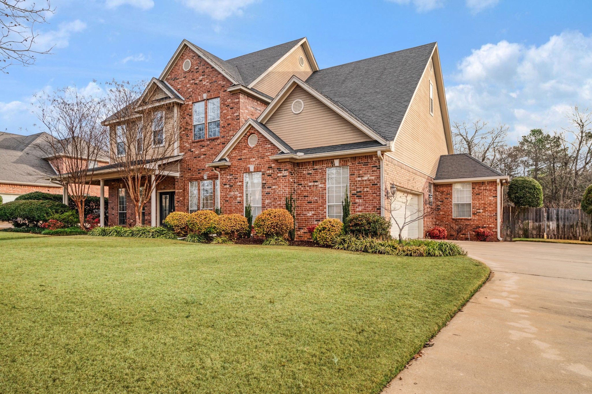 512 Brookes Way