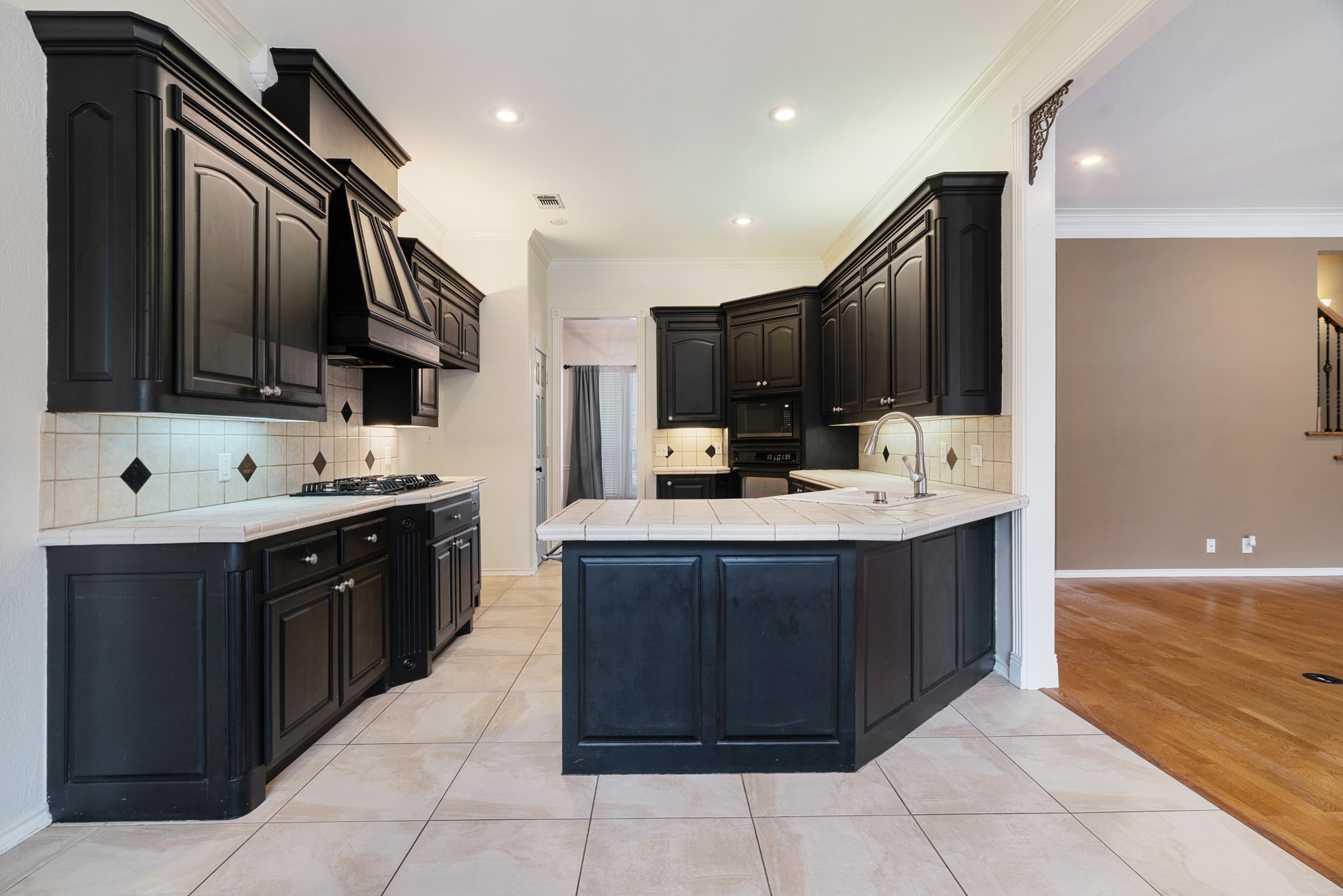 512 Brookes Way