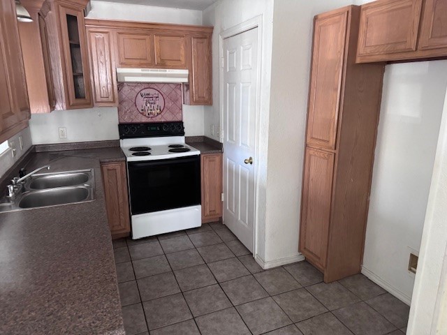 2541-2551 E Price Street 200