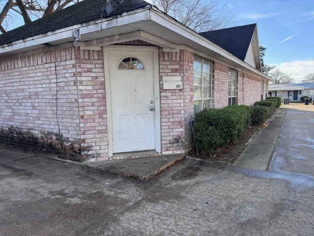 2541-2551 E Price Street 200