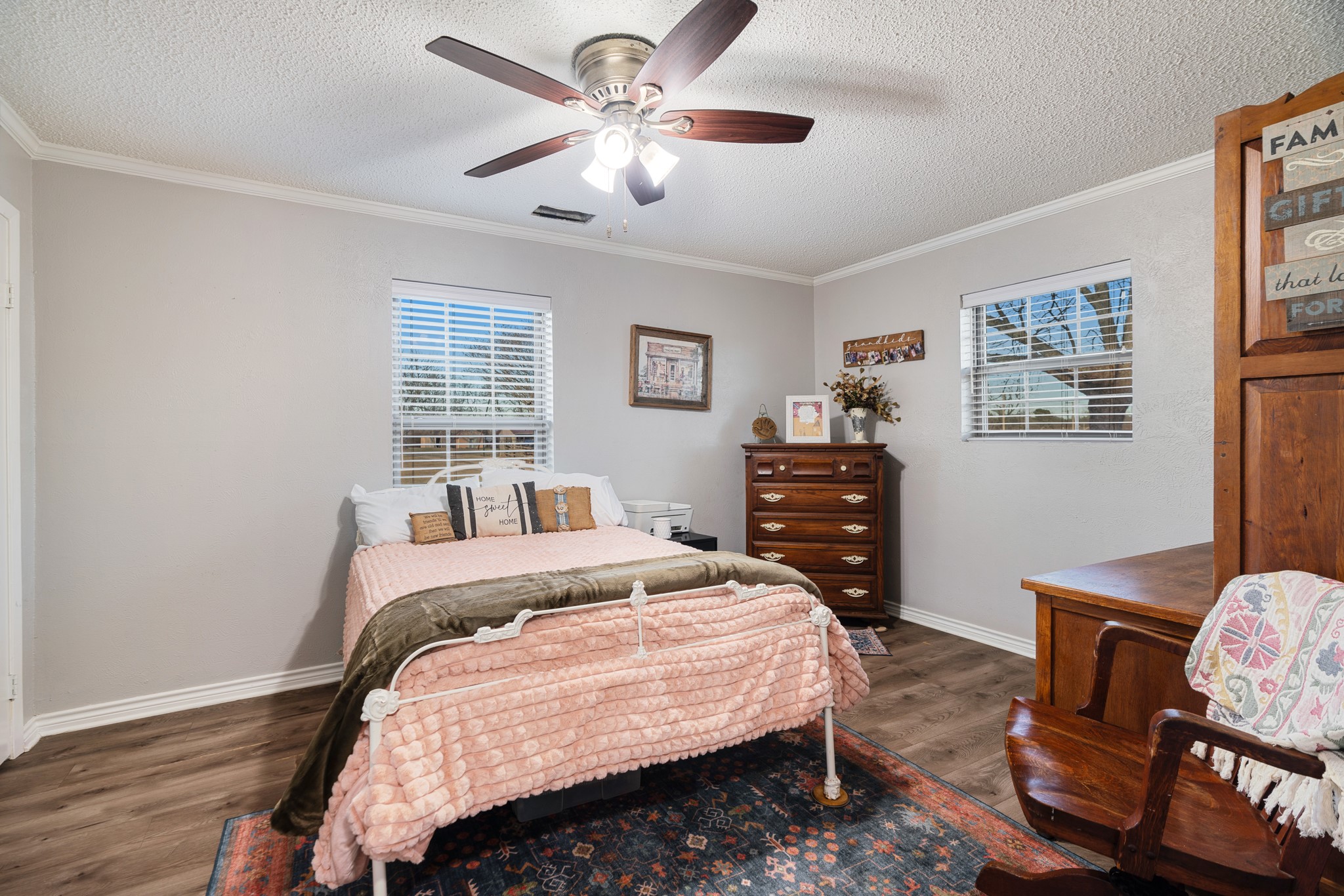 9216 Farm Road 195