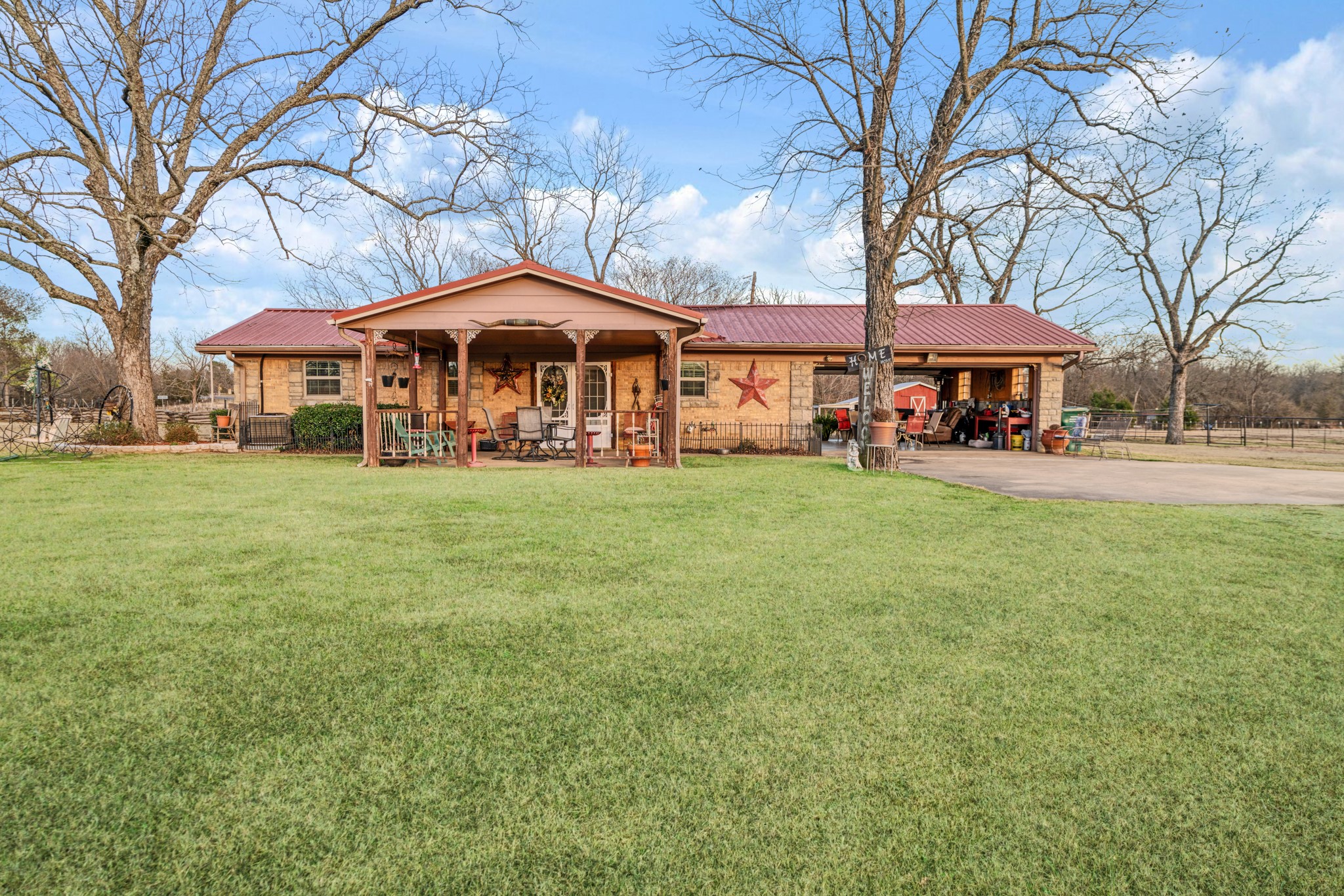 9216 Farm Road 195