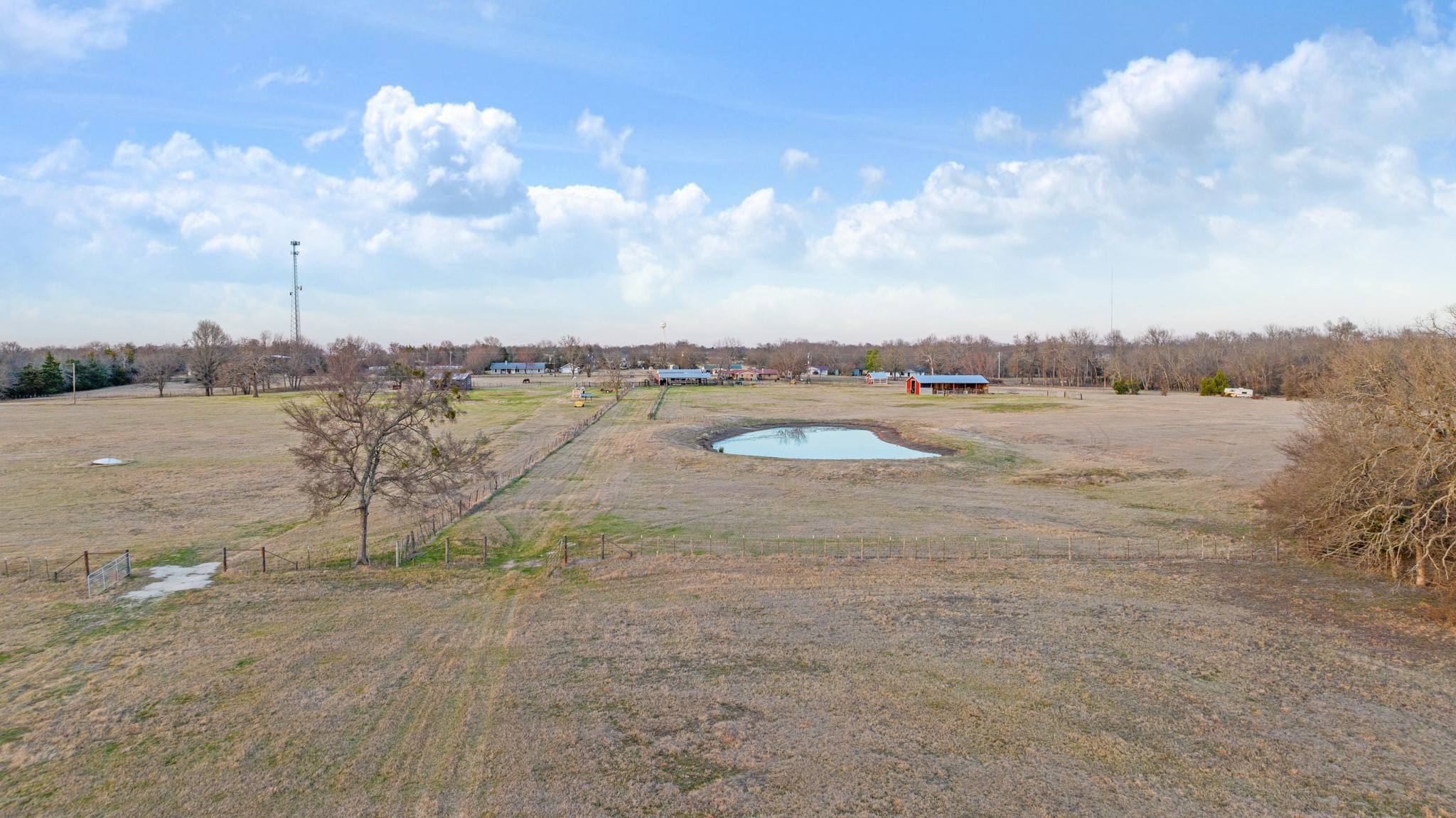 9216 Farm Road 195
