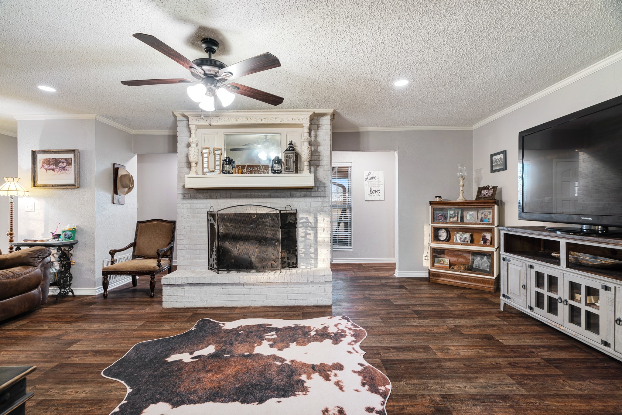 9216 Farm Road 195