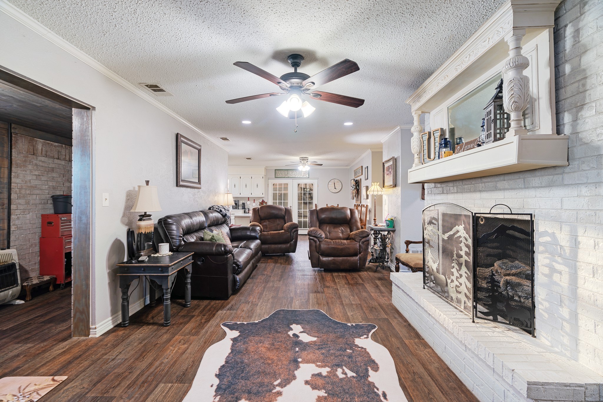 9216 Farm Road 195