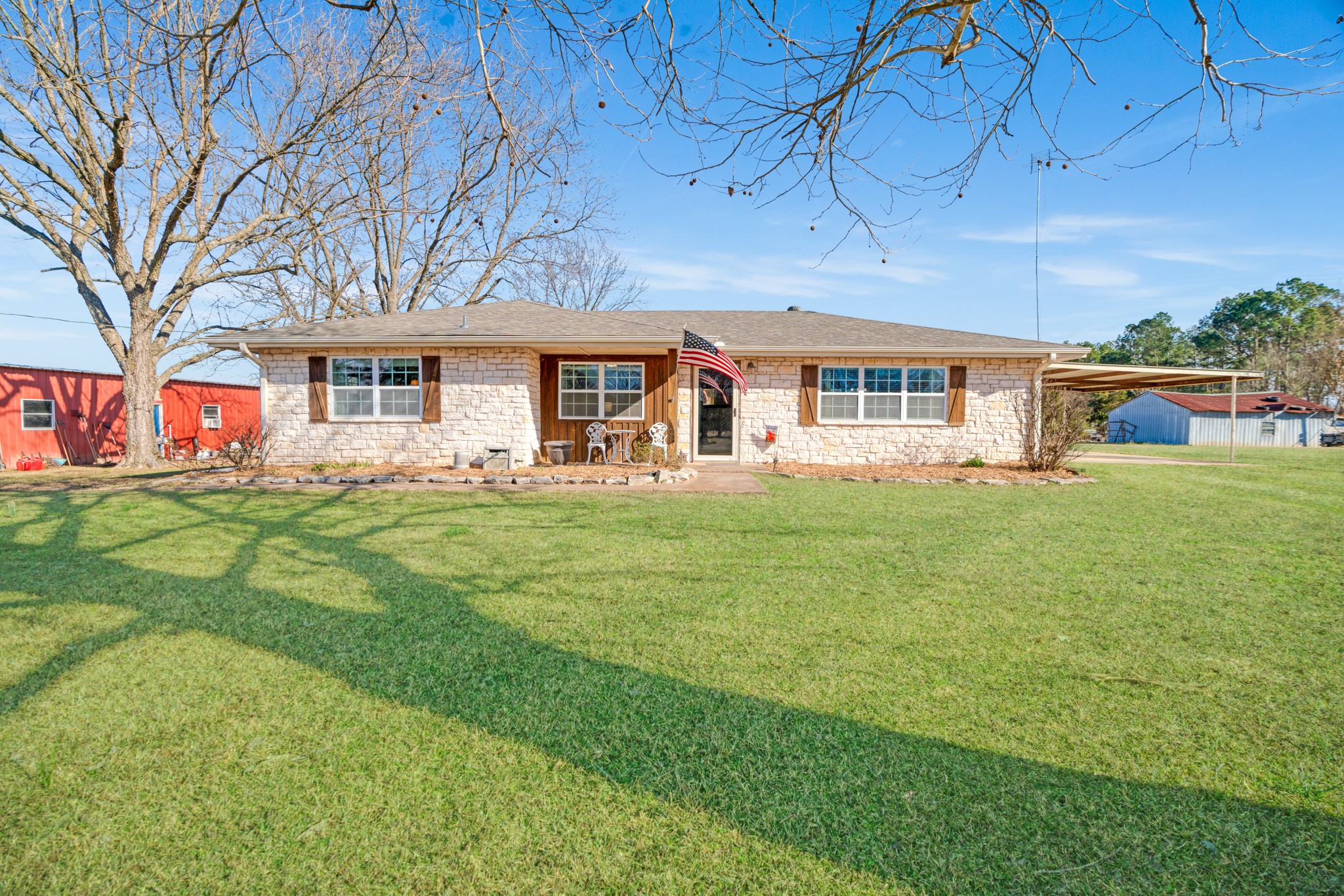 8413 Farm Road 195