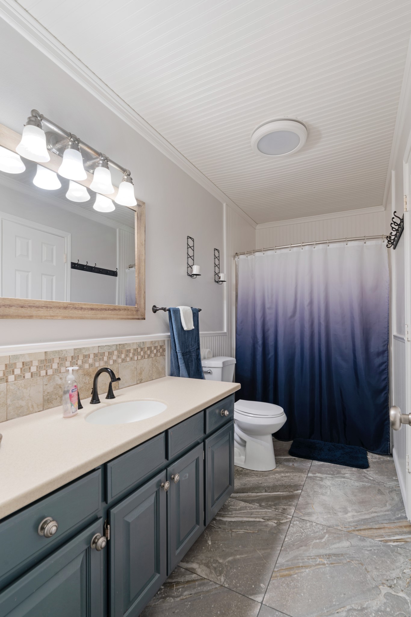 2748 Farm Road 2820
