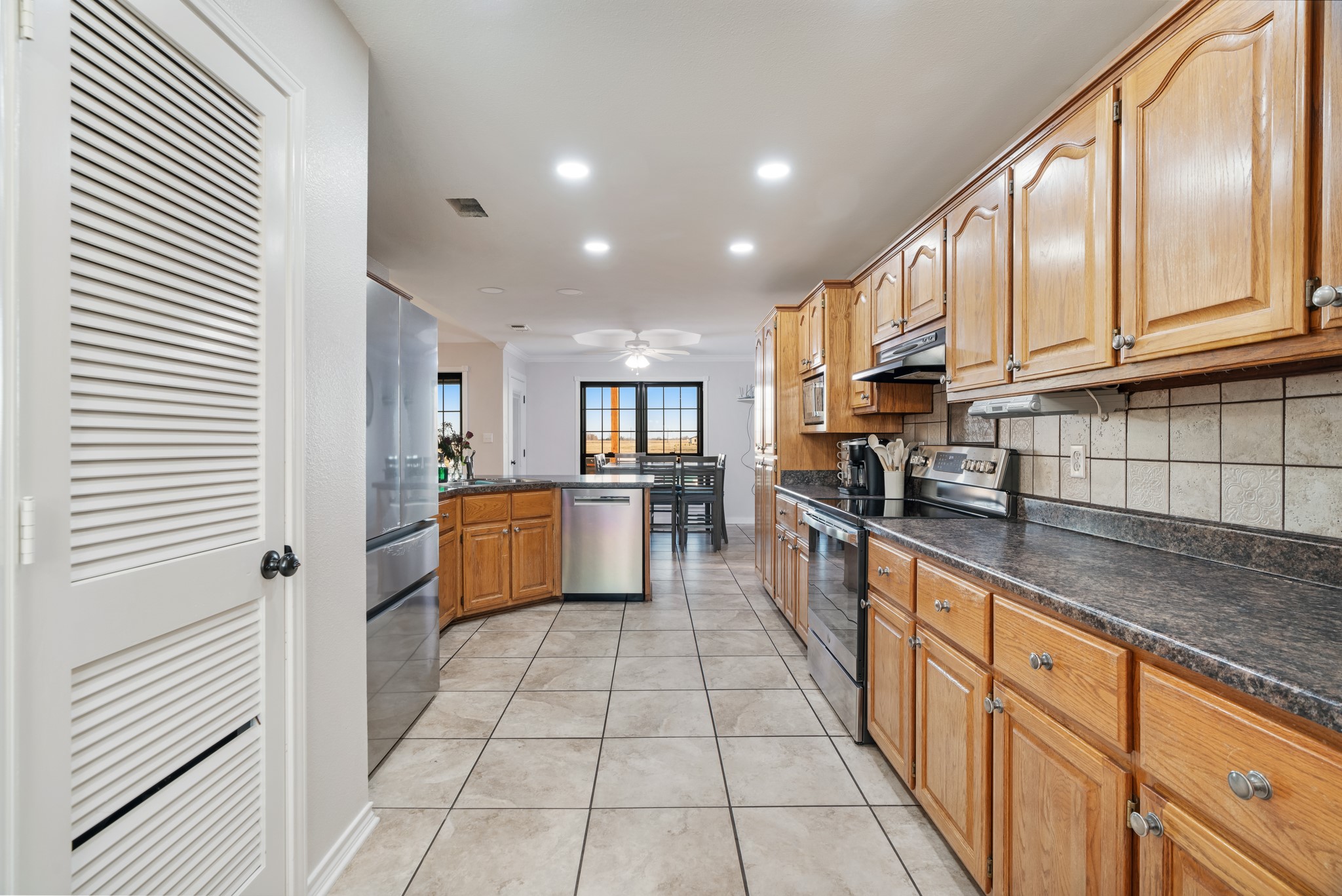 2748 Farm Road 2820