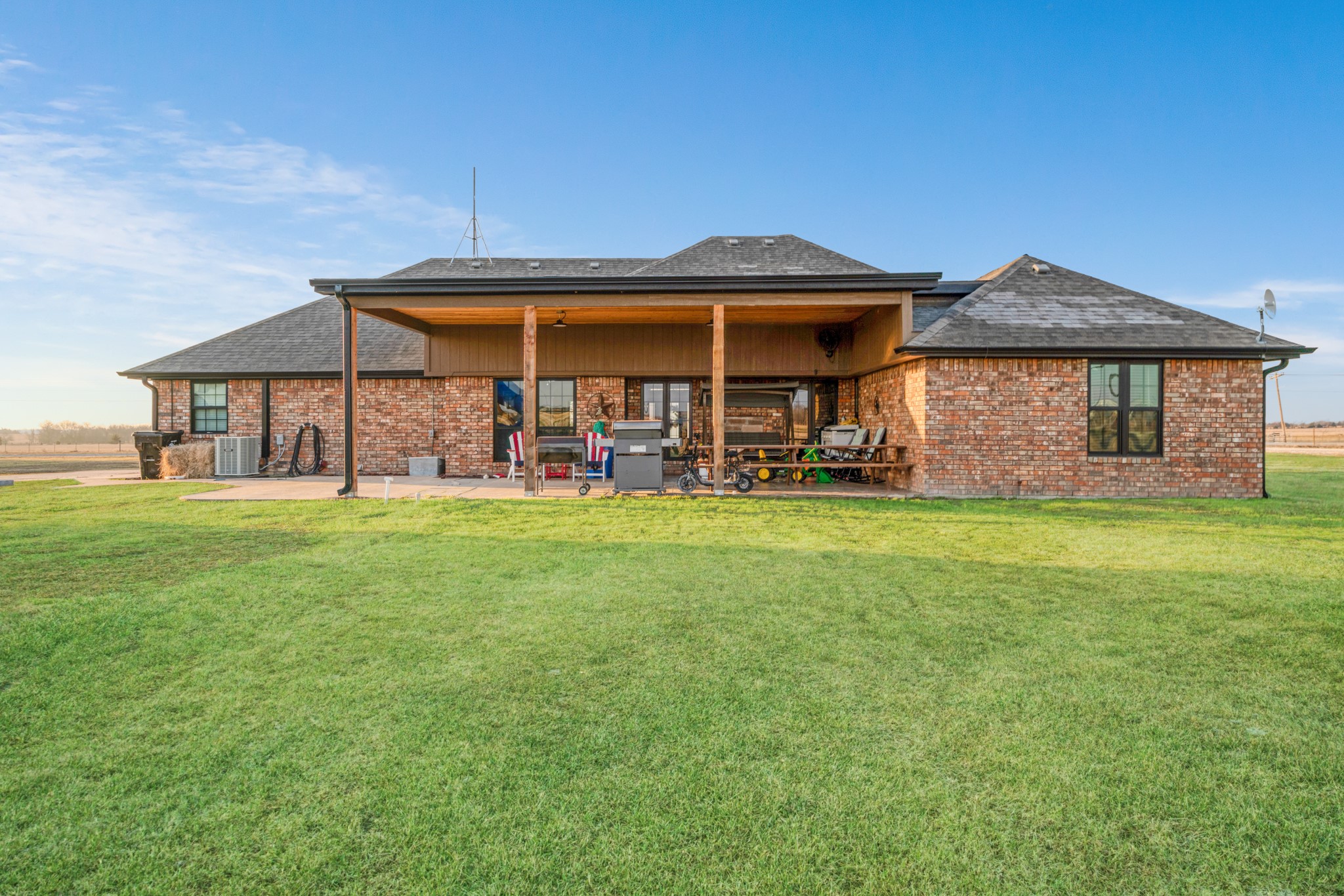 2748 Farm Road 2820