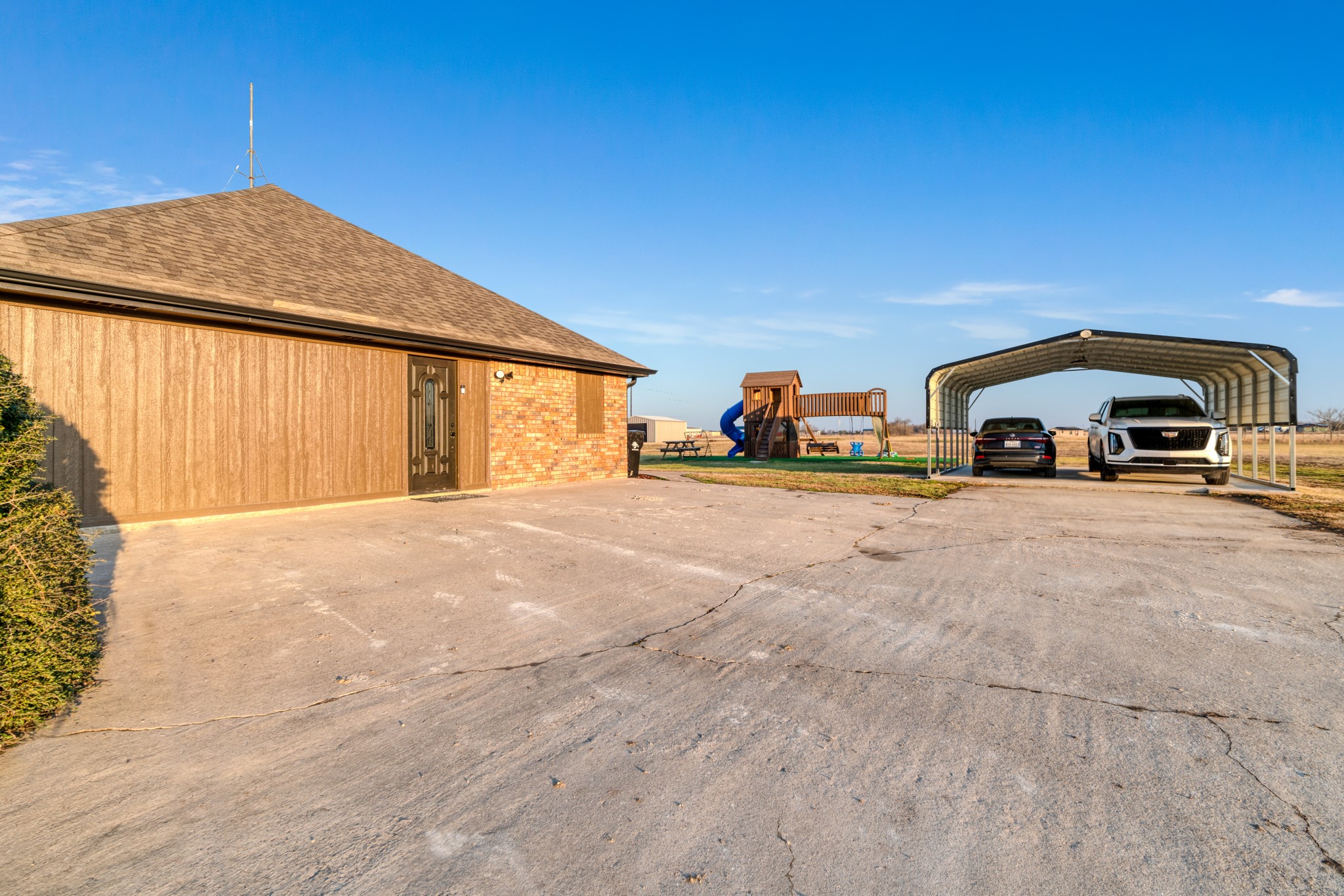 2748 Farm Road 2820