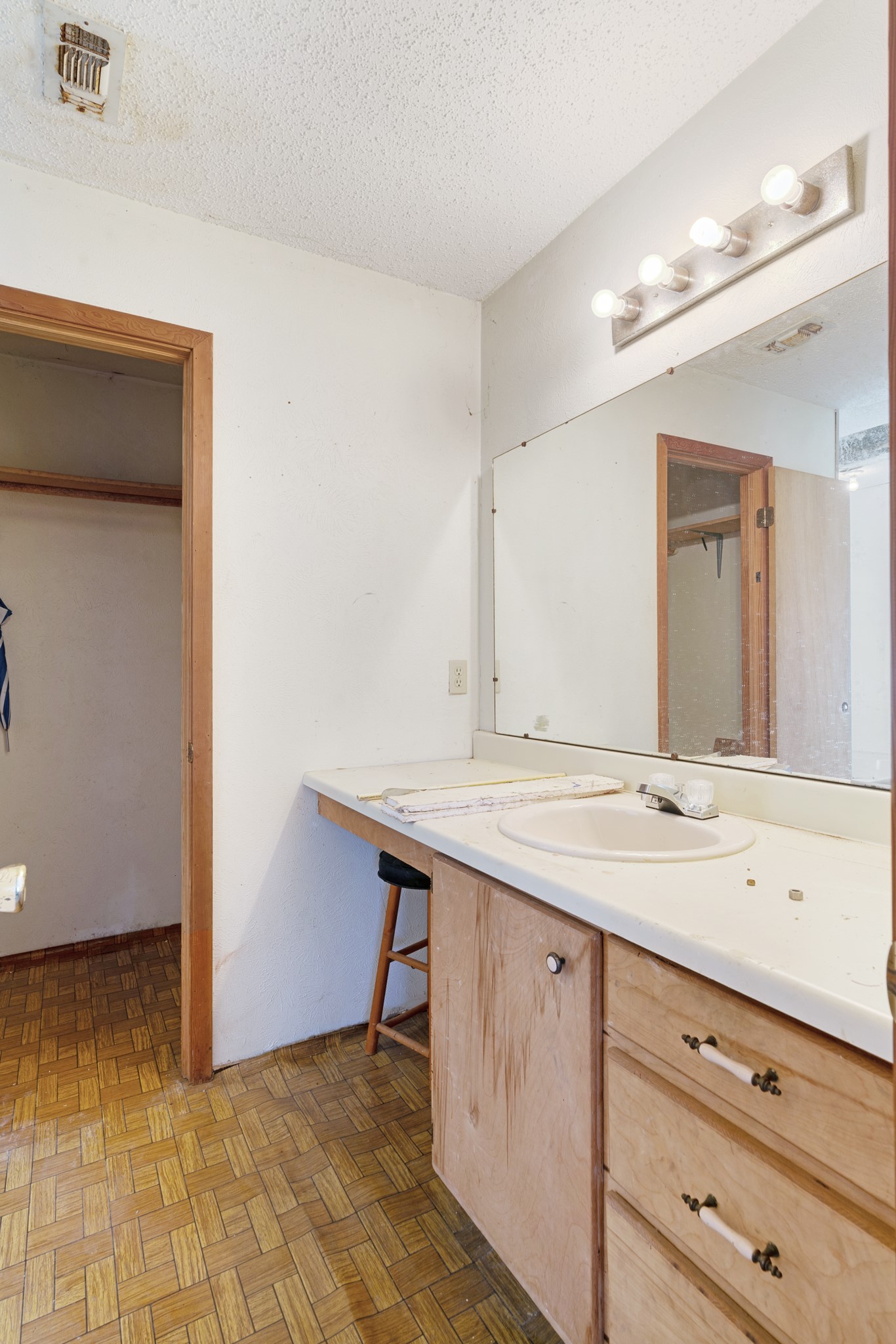 5366 Farm Road 2573