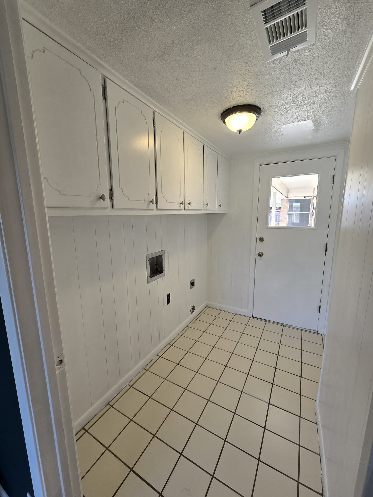 3605 W Houston