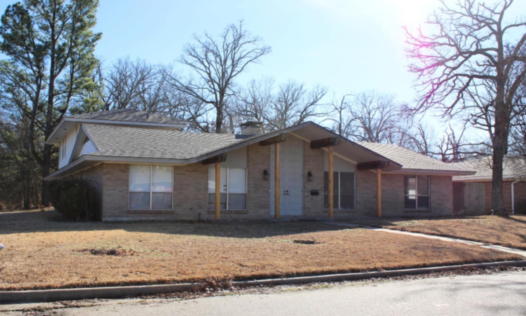 3605 W Houston