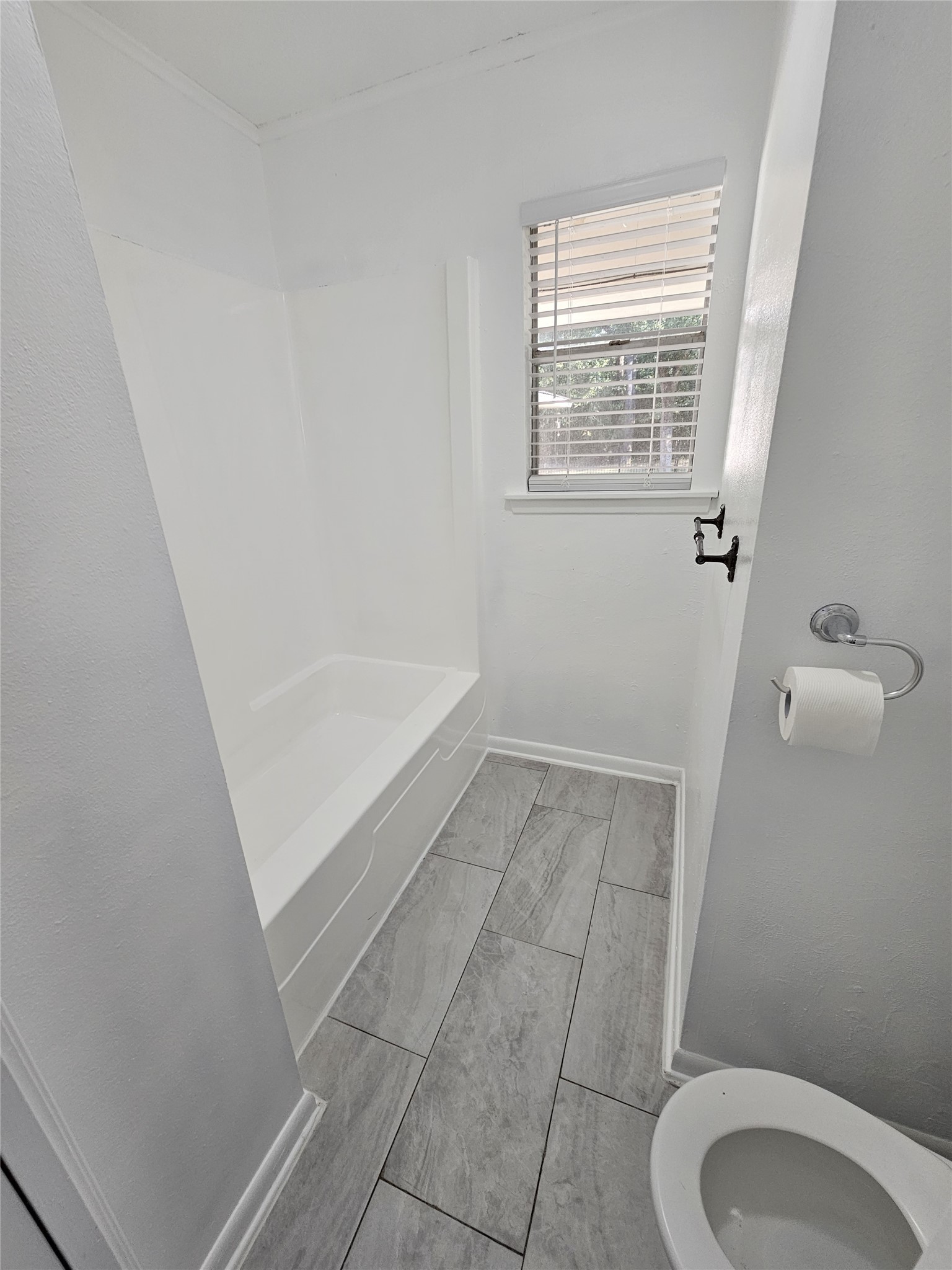 3605 W Houston