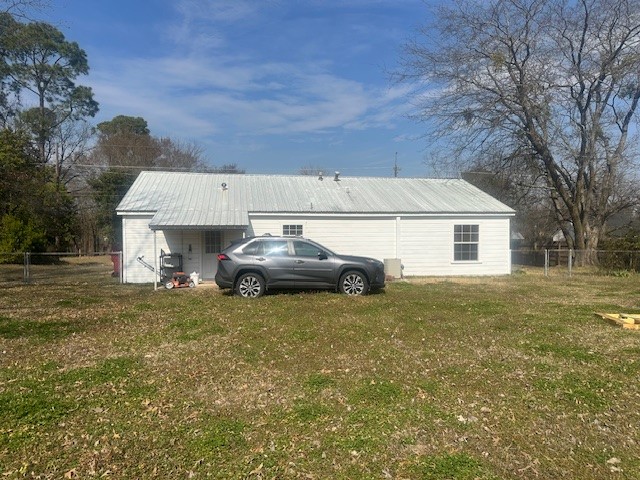 205 W Rutherford Street