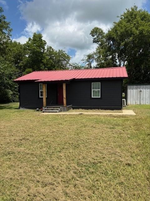 324 Dewey Street