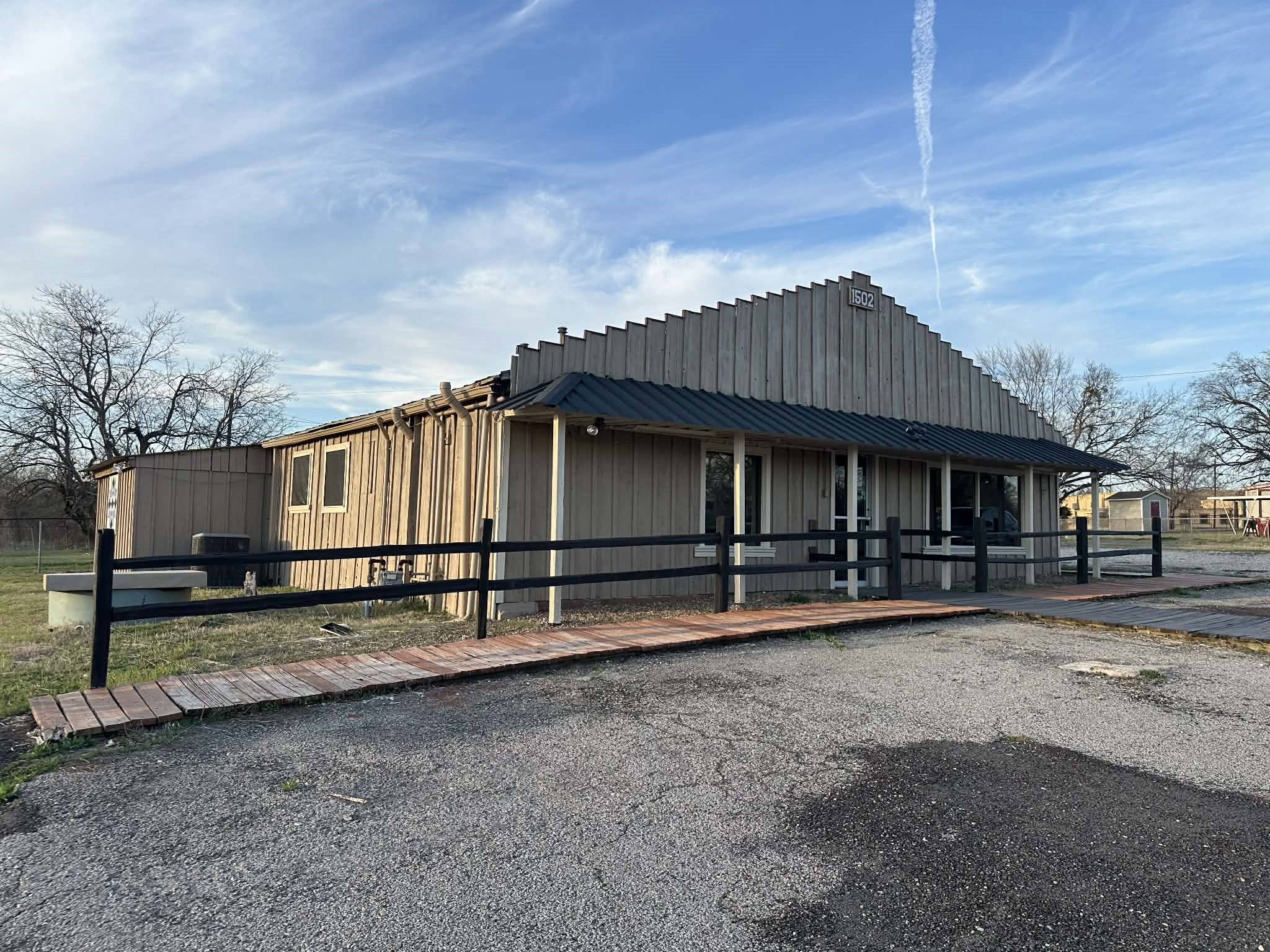 1502 W Main St Street