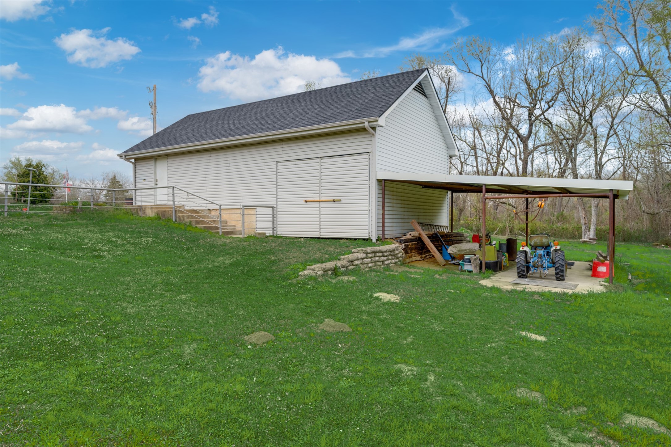 12843 Farm Road 909