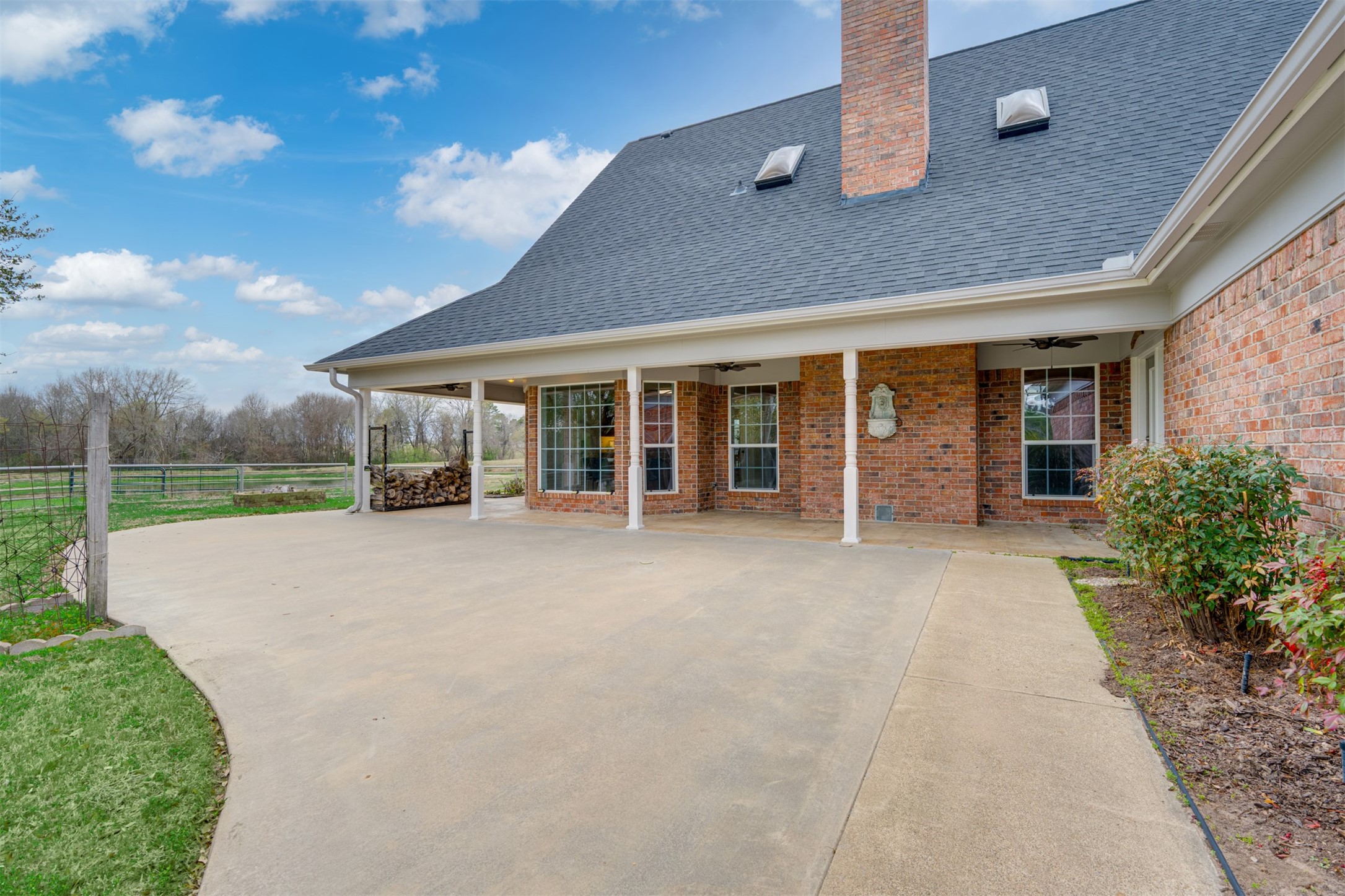 12843 Farm Road 909