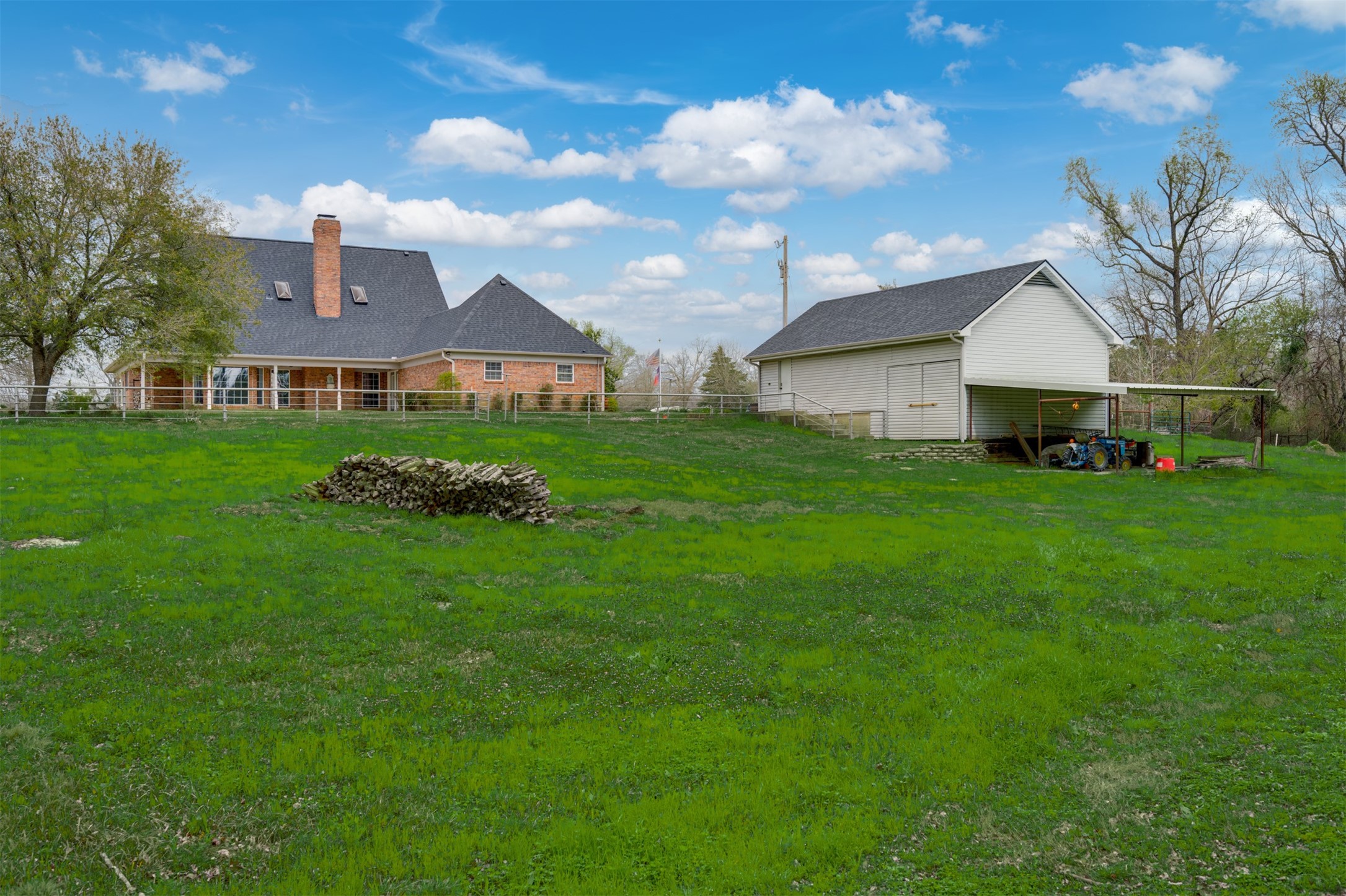 12843 Farm Road 909