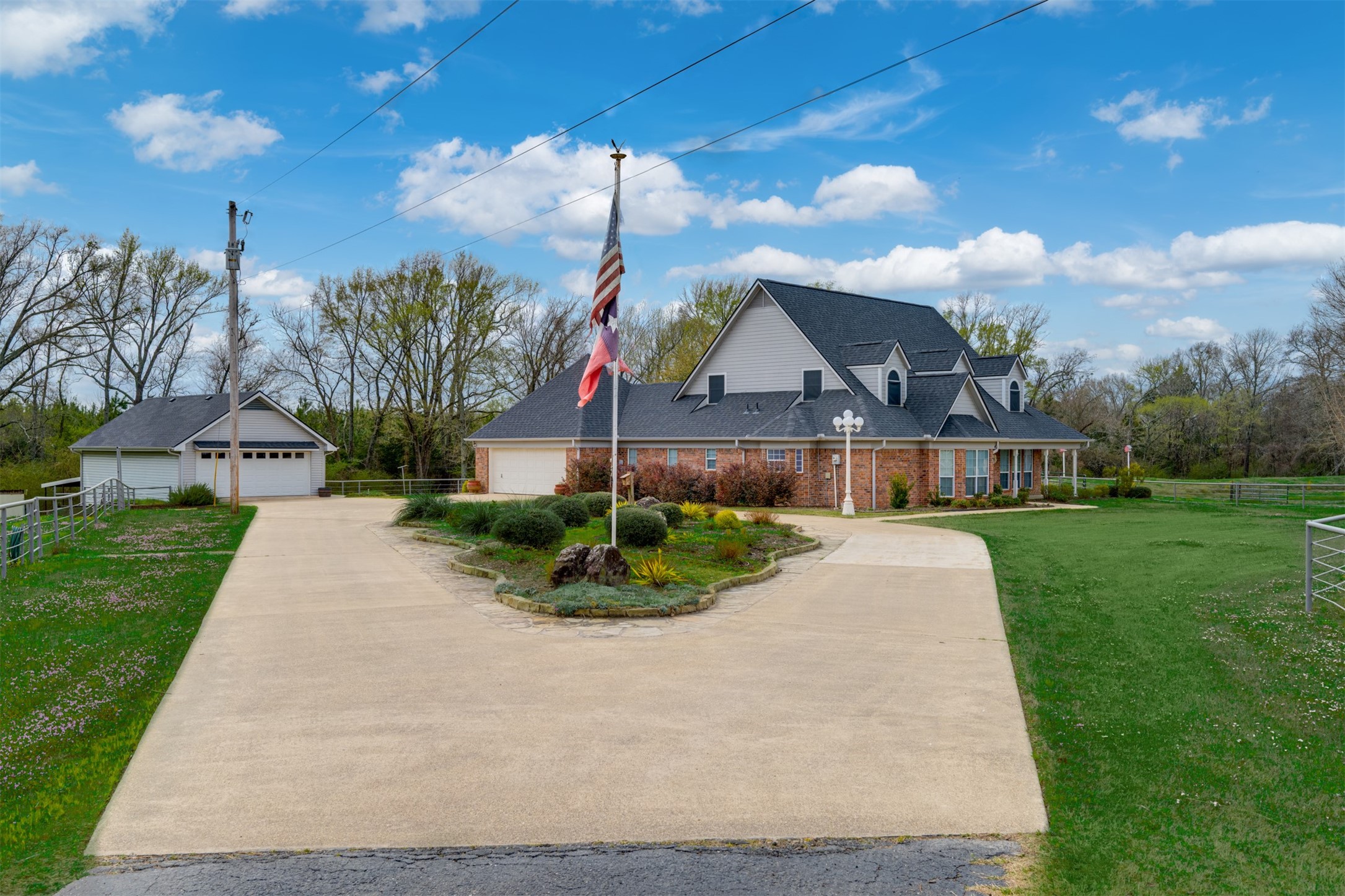 12843 Farm Road 909