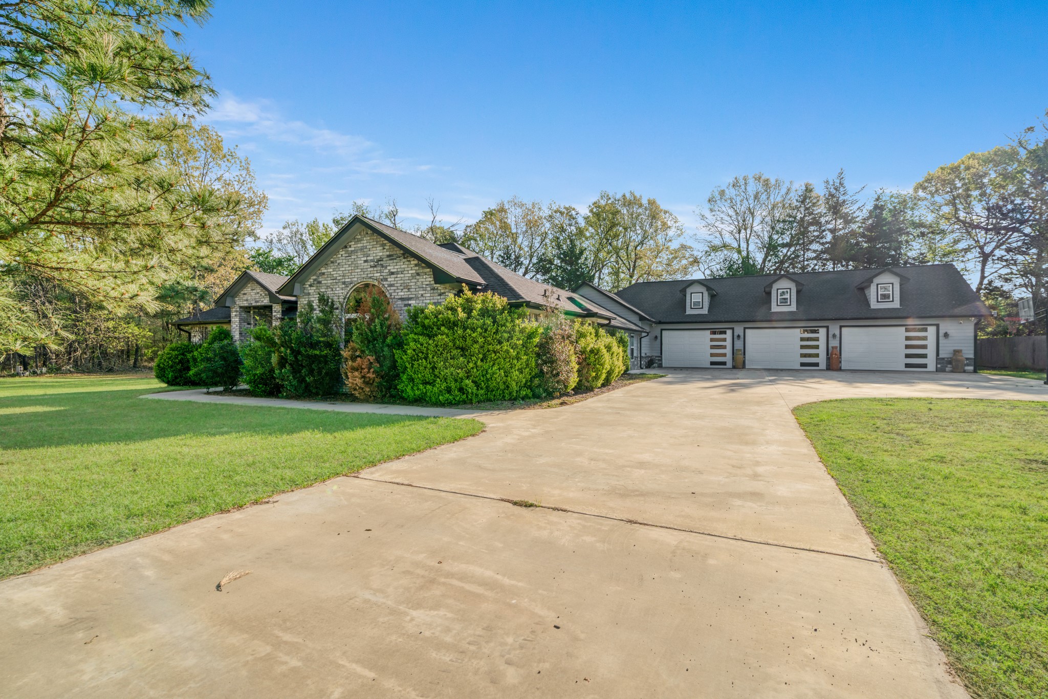 220 Laredo Drive