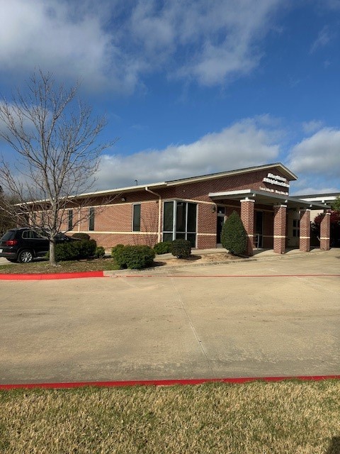 870 NE Loop 286