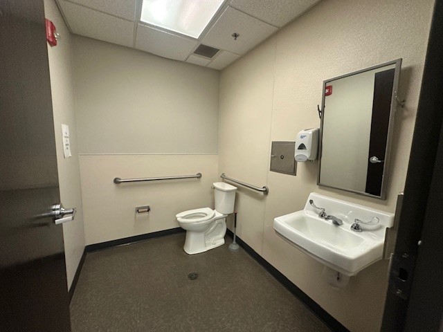 870 NE Loop 286