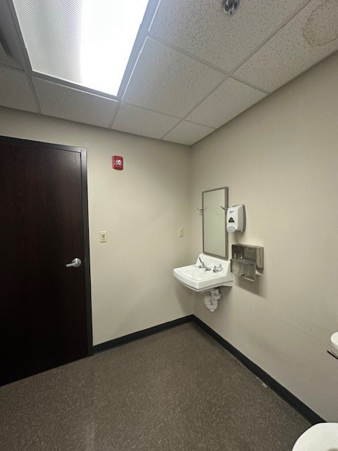 870 NE Loop 286