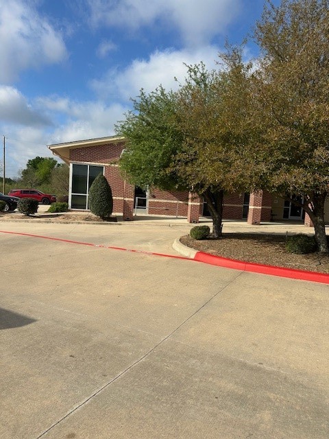 870 NE Loop 286