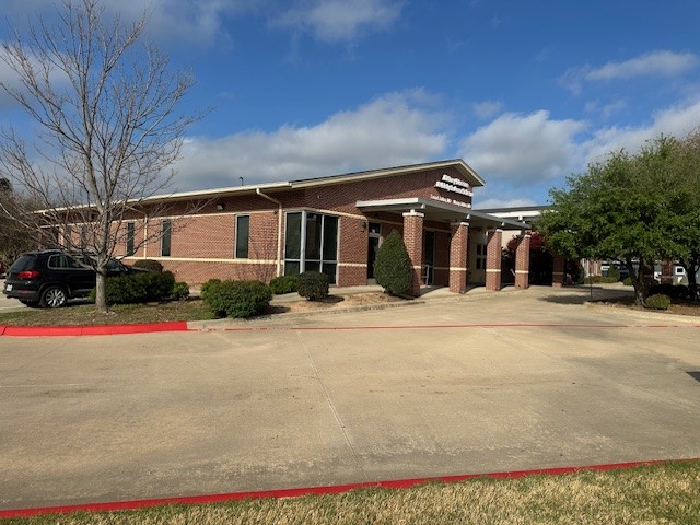 870 NE Loop 286