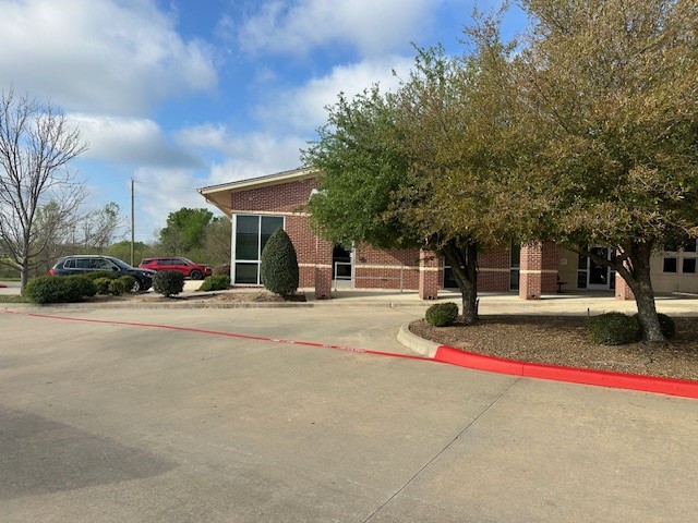 870 NE Loop 286