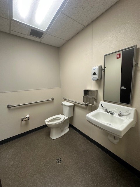 870 NE Loop 286