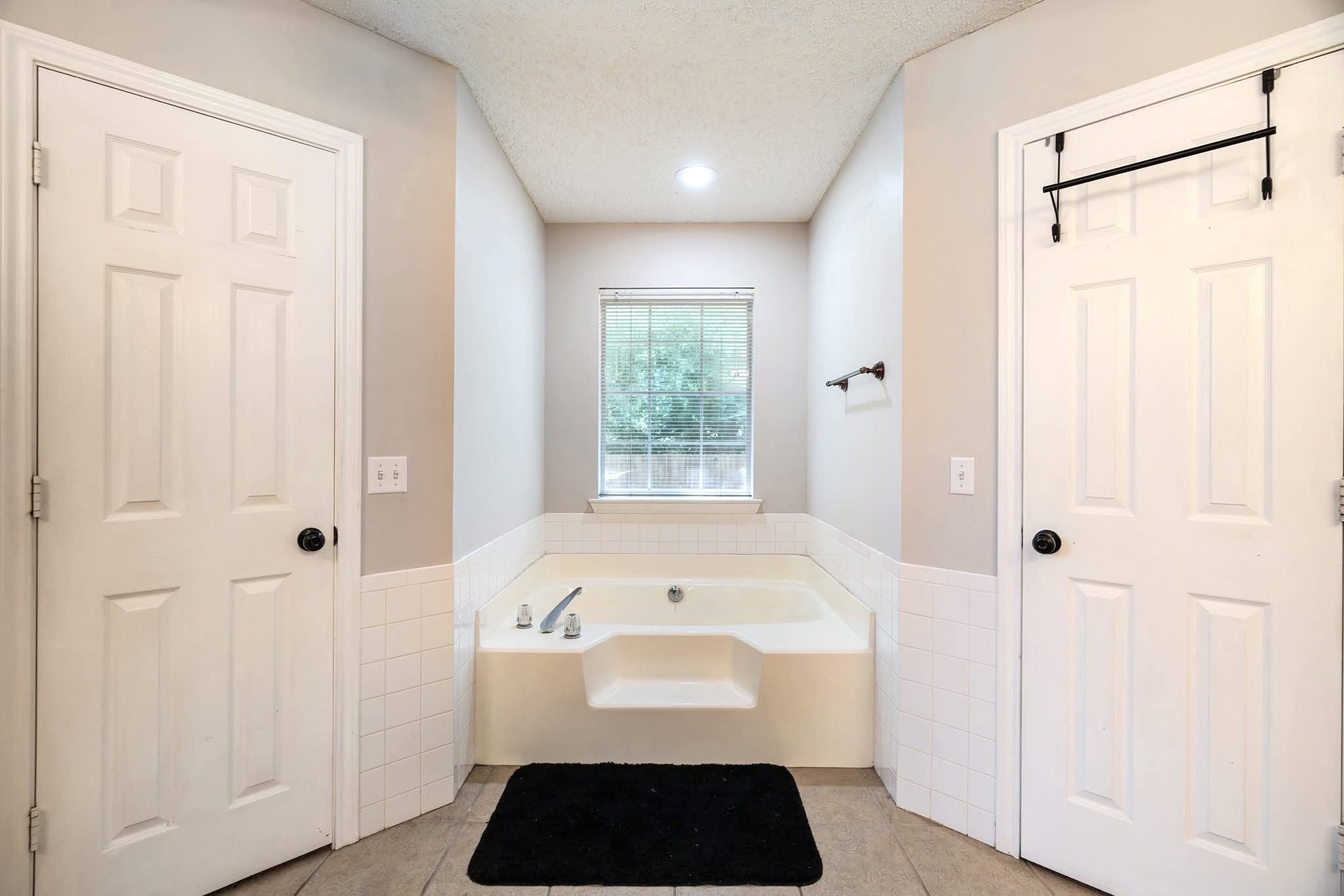 566 Turtle Creek