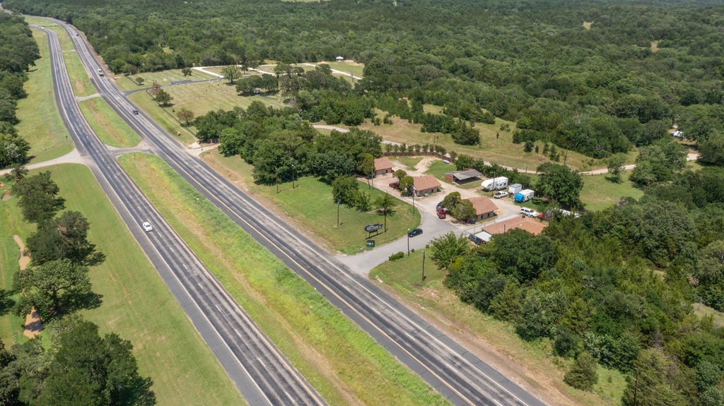 2070 N US Hwy 69