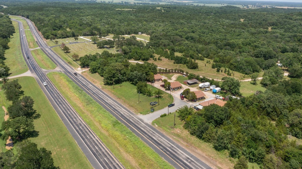 2070 N US Hwy 69