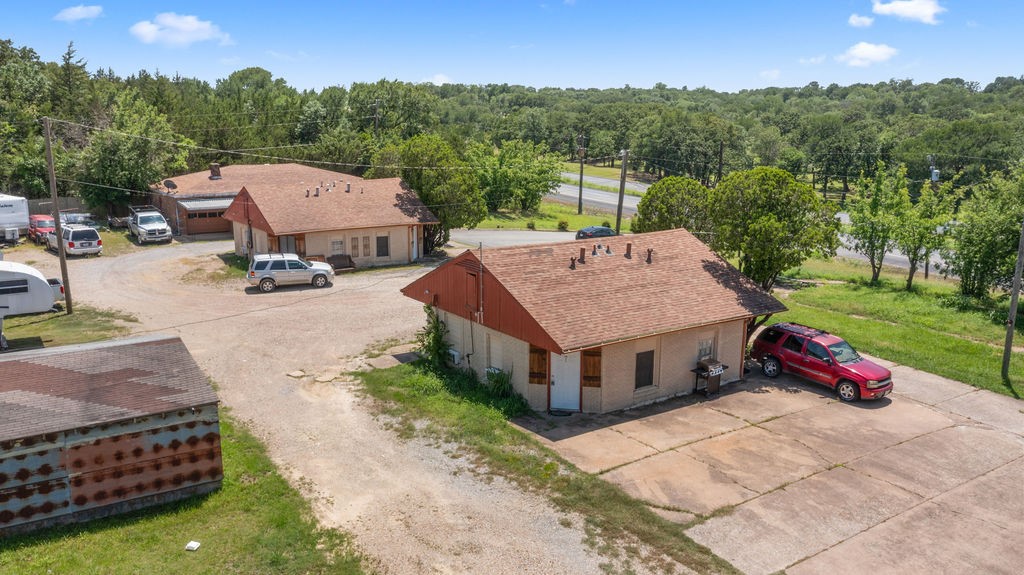 2070 N US Hwy 69