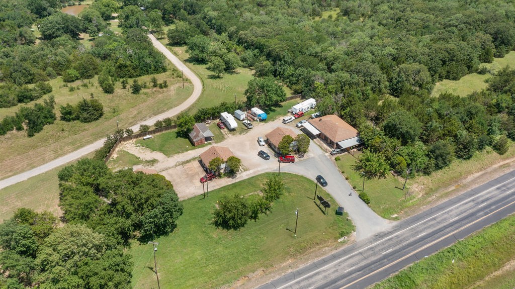 2070 N US Hwy 69