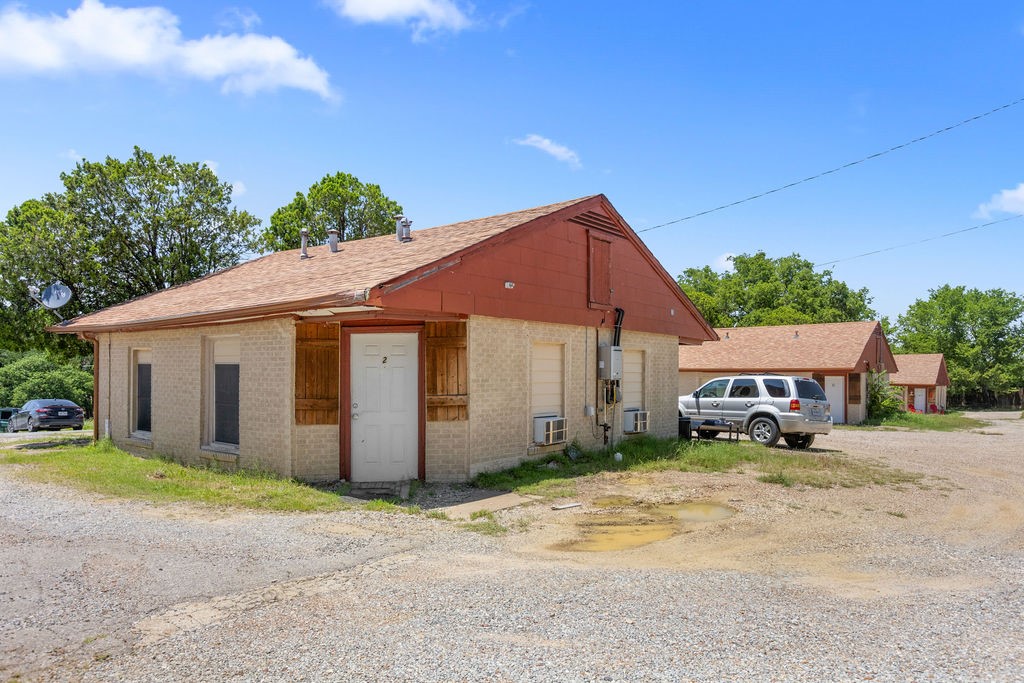 2070 N US Hwy 69
