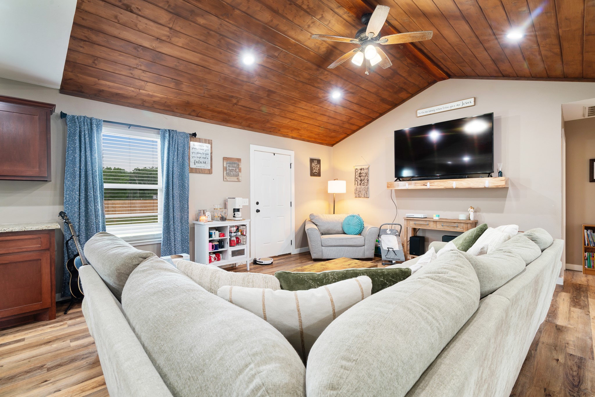 134 Private Road 43790