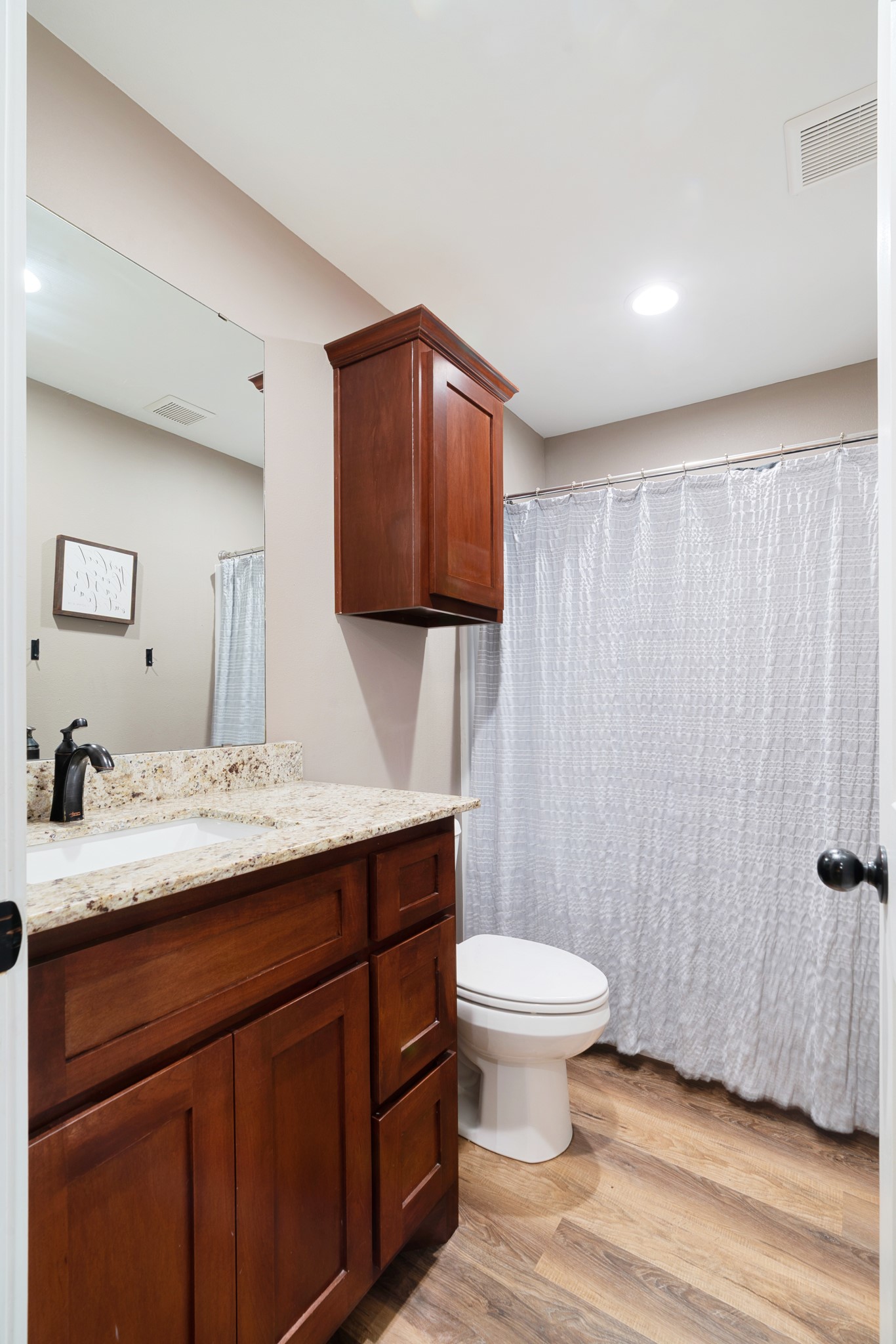 134 Private Road 43790