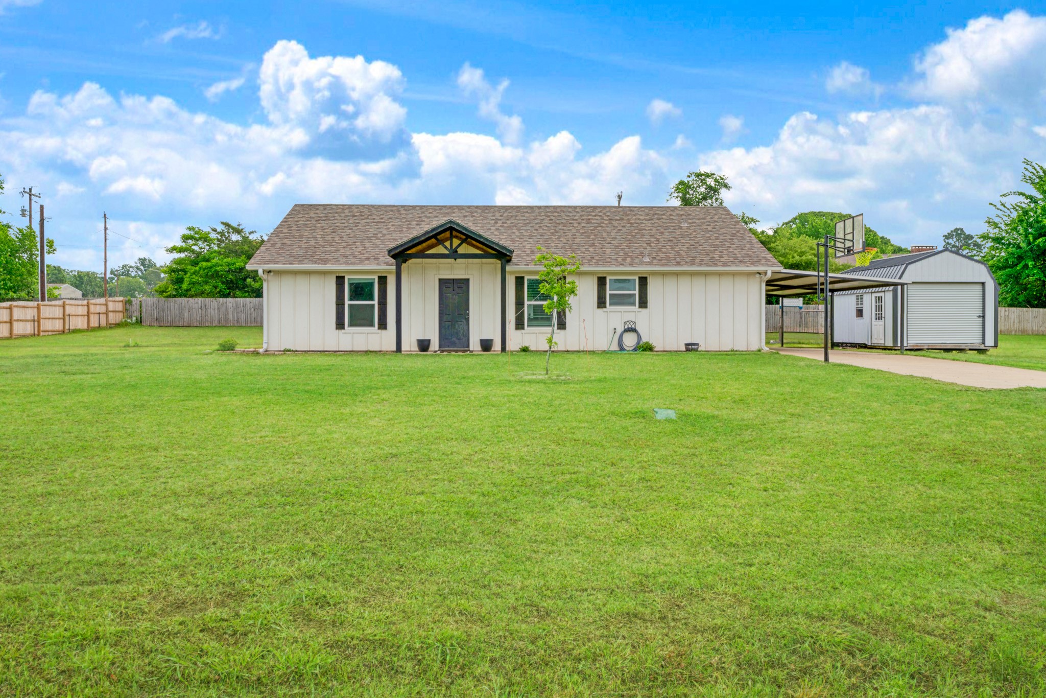 134 Private Road 43790