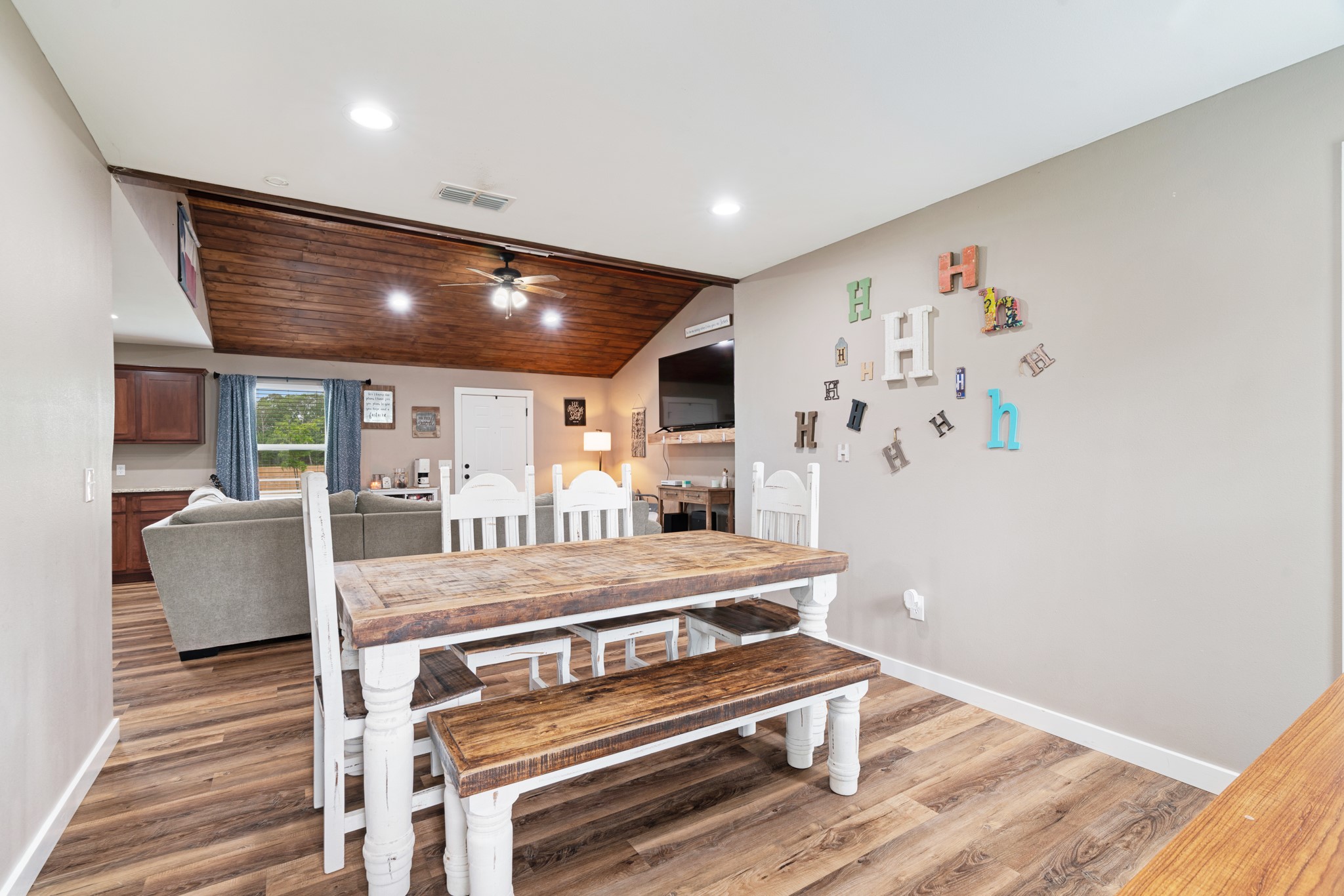 134 Private Road 43790