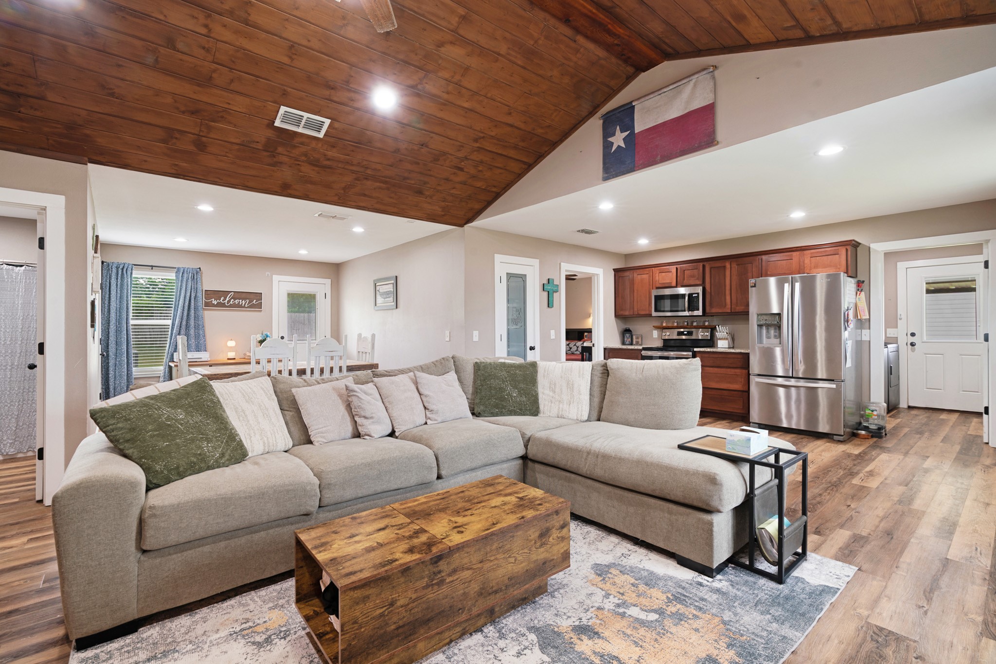 134 Private Road 43790