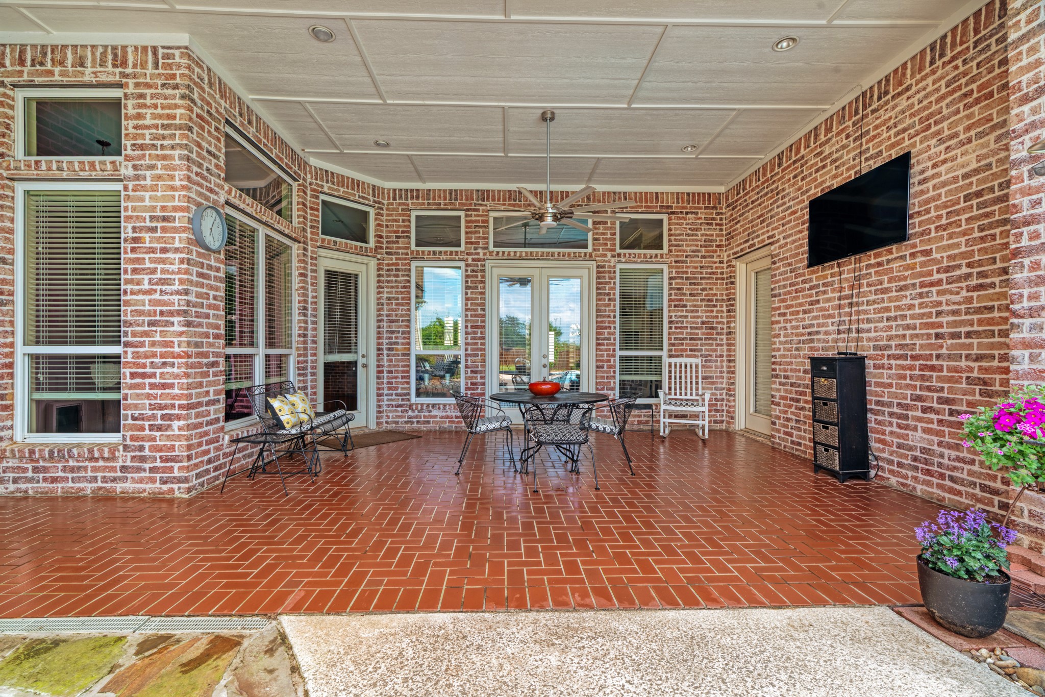 3655 Darnell Dr