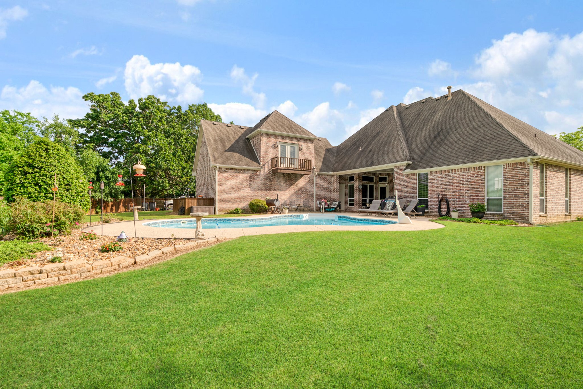 3655 Darnell Dr