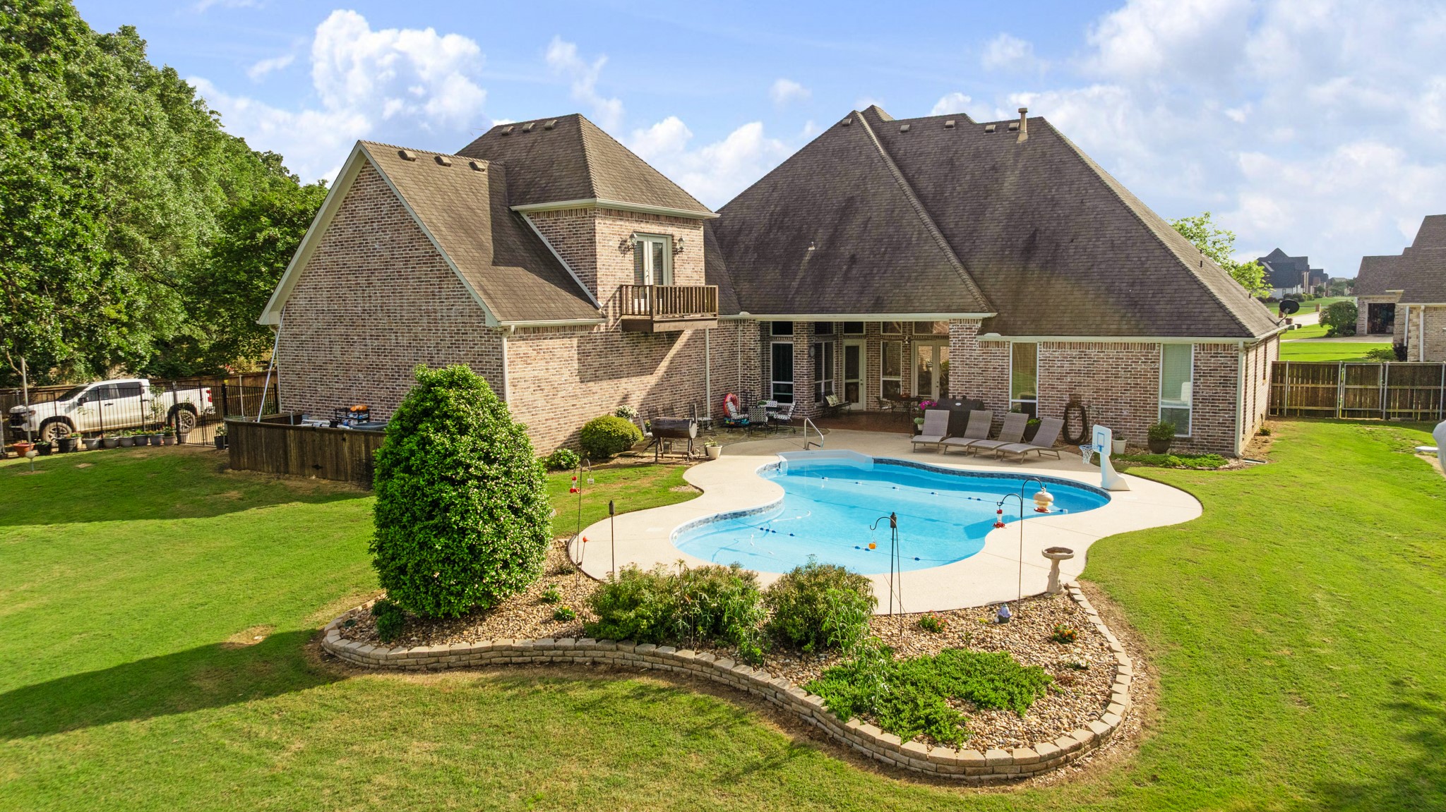 3655 Darnell Dr